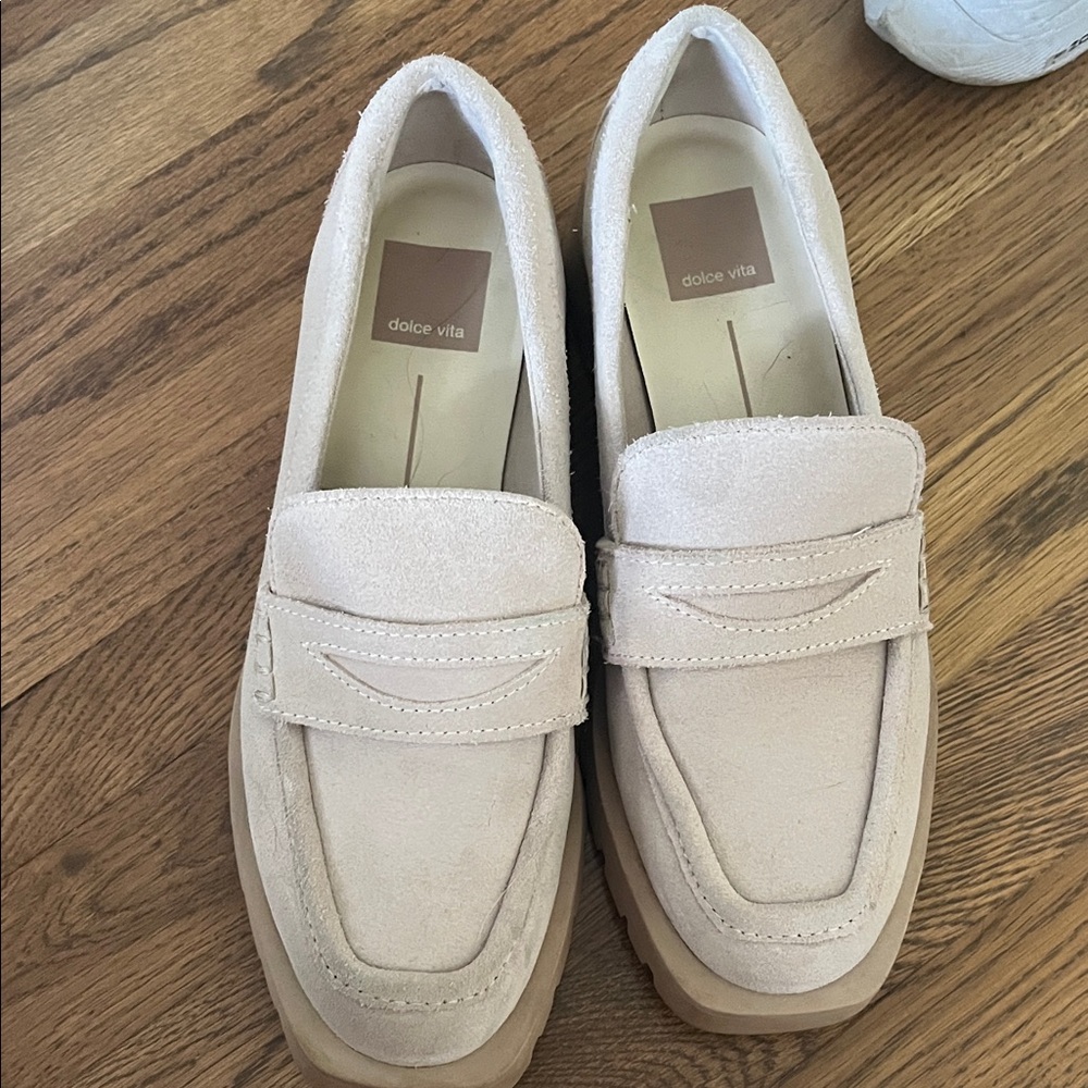 Dolce Vita Women's Beige Loafers